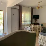 Villa Reshat Caca