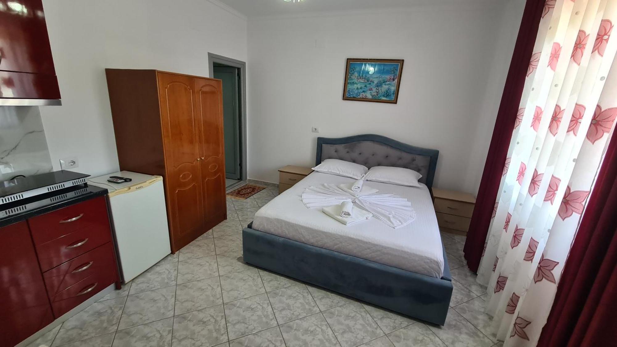 Reshat Caca Apart-hotel