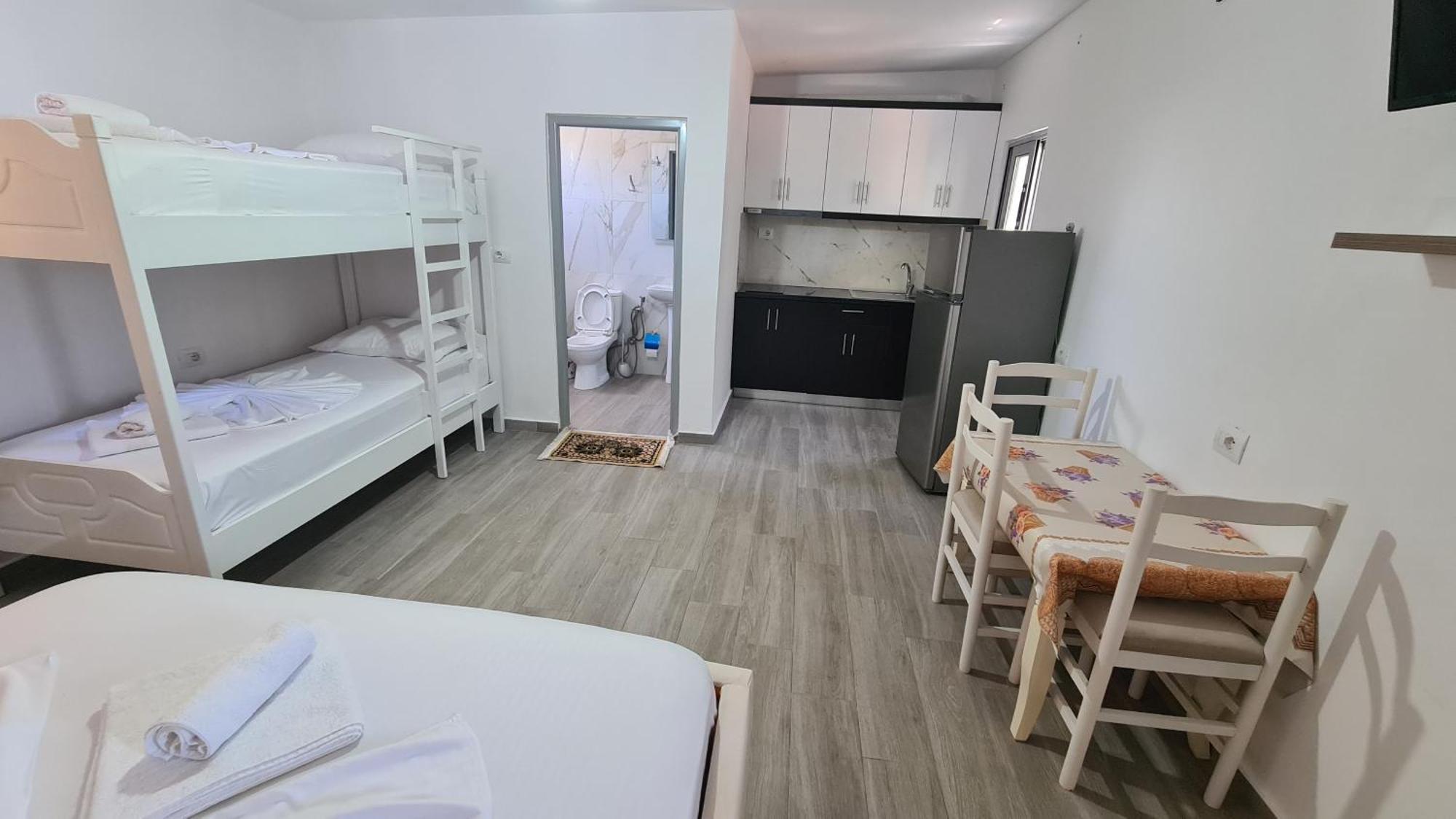 Apart-hotel Reshat Caca Ksamil