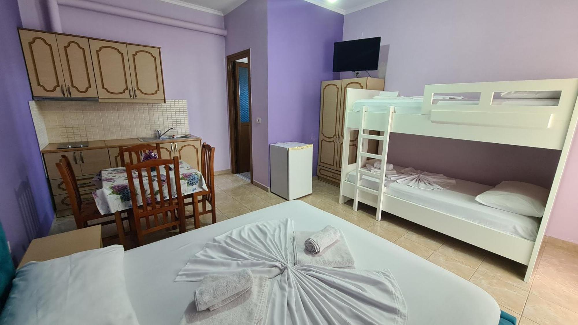 Apart-hotel Reshat Caca